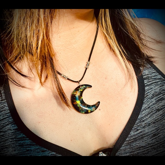 Black & iridescent glitter resin crescent moon - Picture 5 of 12